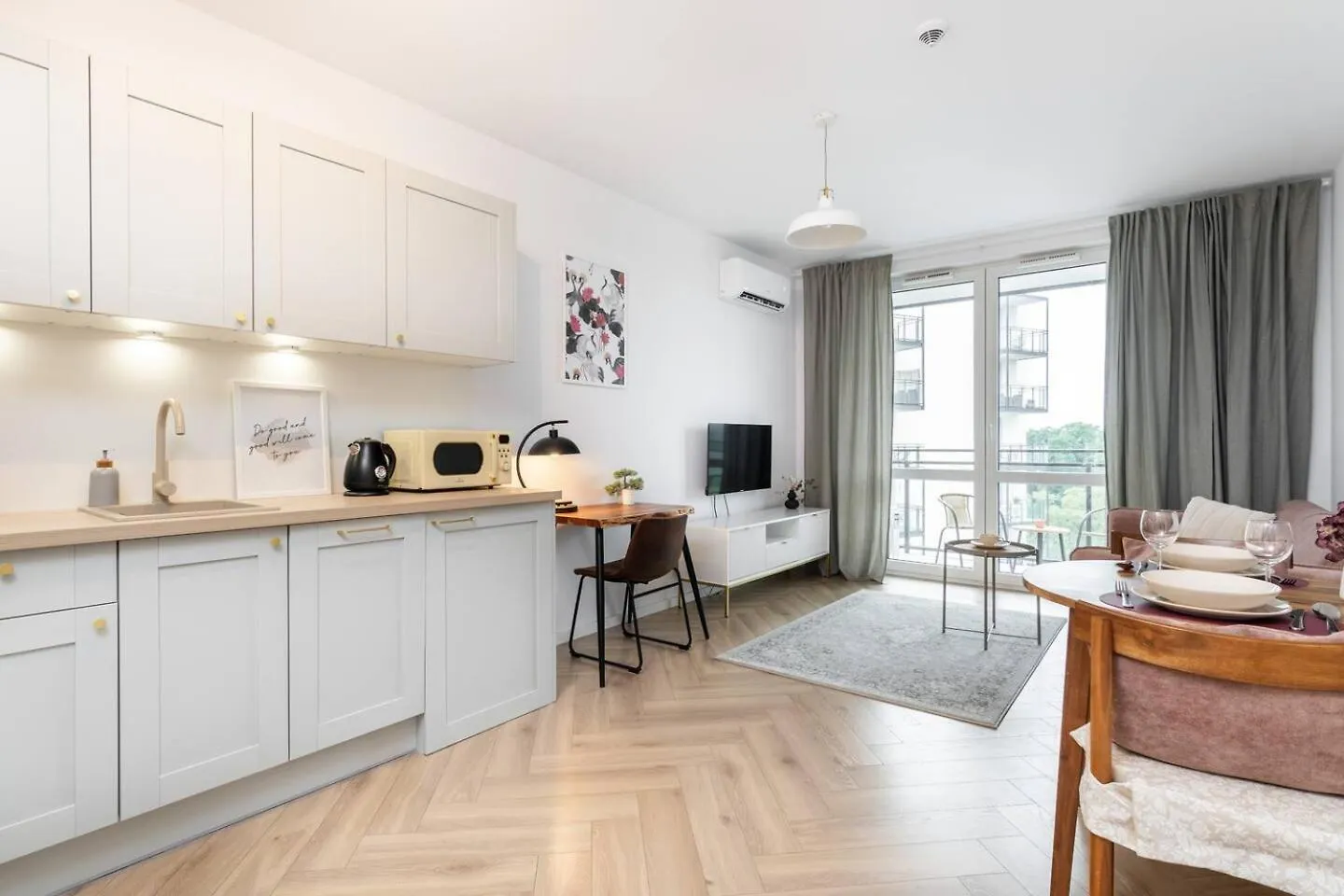 Rosette Apartment Wiktoryn Warsaw