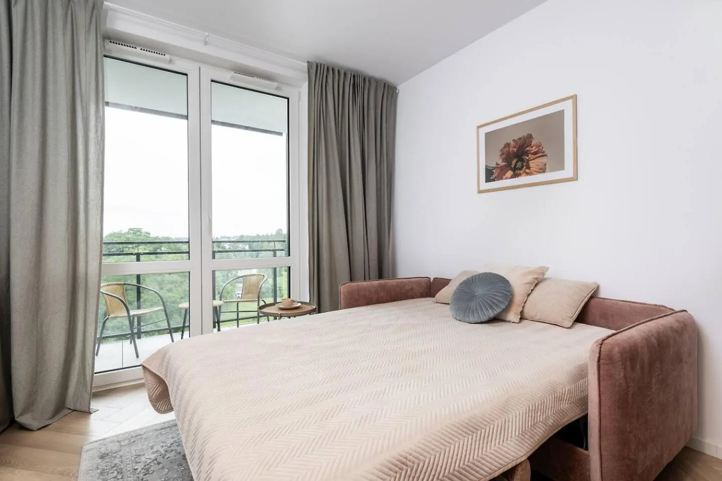 Rosette Apartment Wiktoryn Warsaw Poland