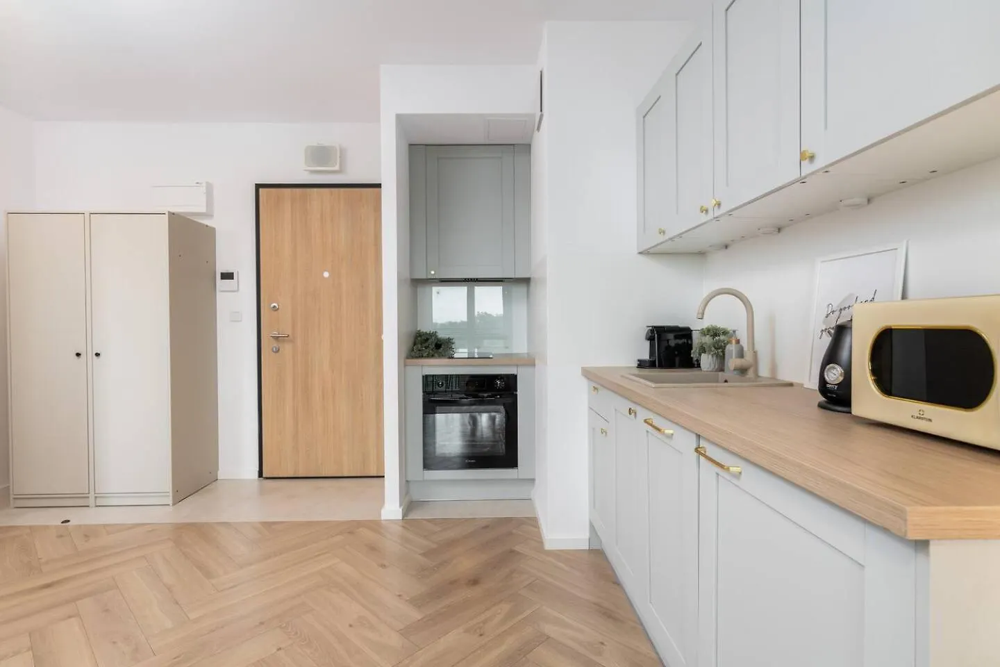 Rosette Apartment Wiktoryn Warsaw