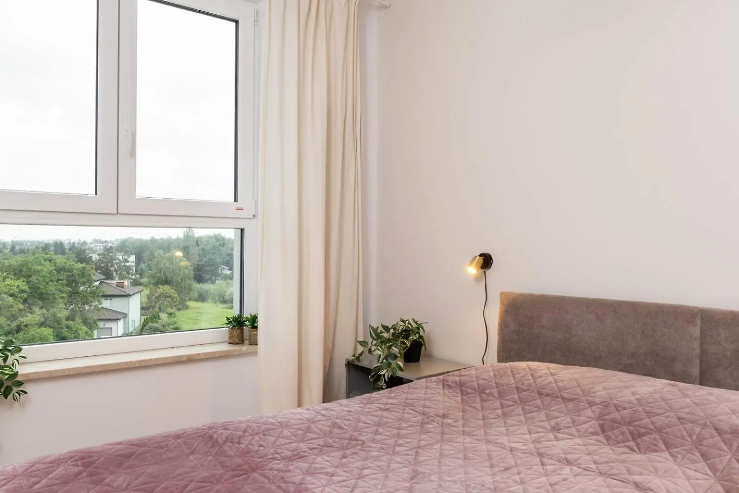 Rosette Apartment Wiktoryn Warsaw